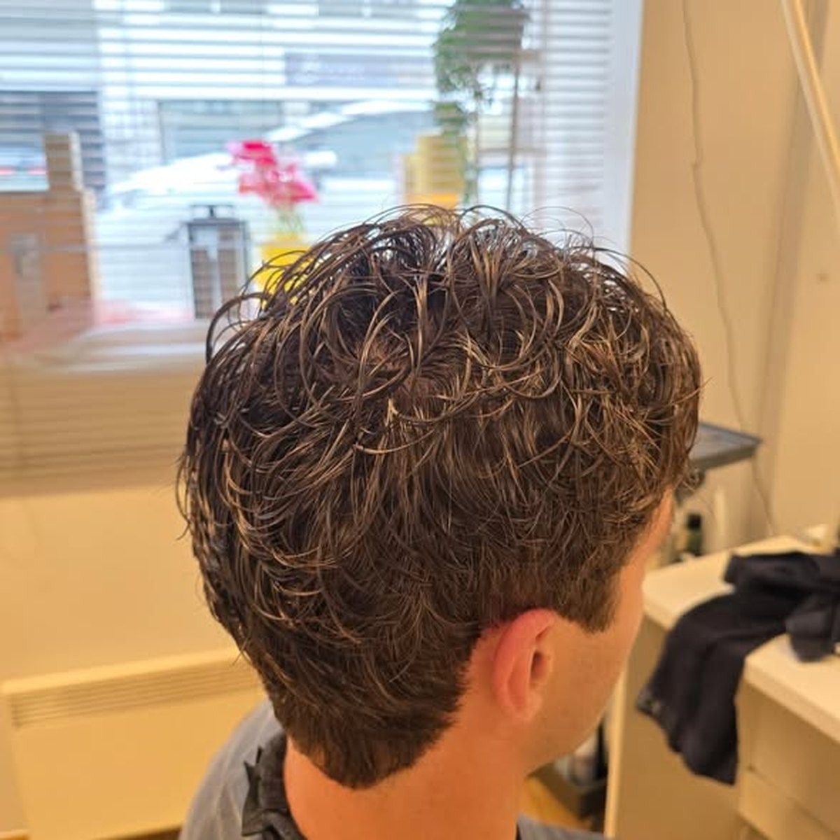 Herreklipp med permanent krøll